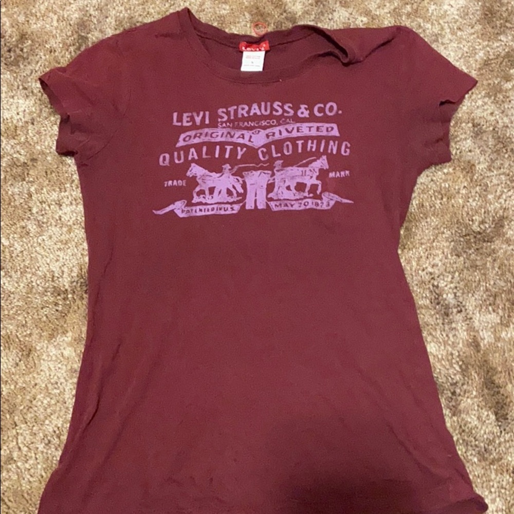 Burgundy Levi Strauss T-shirt